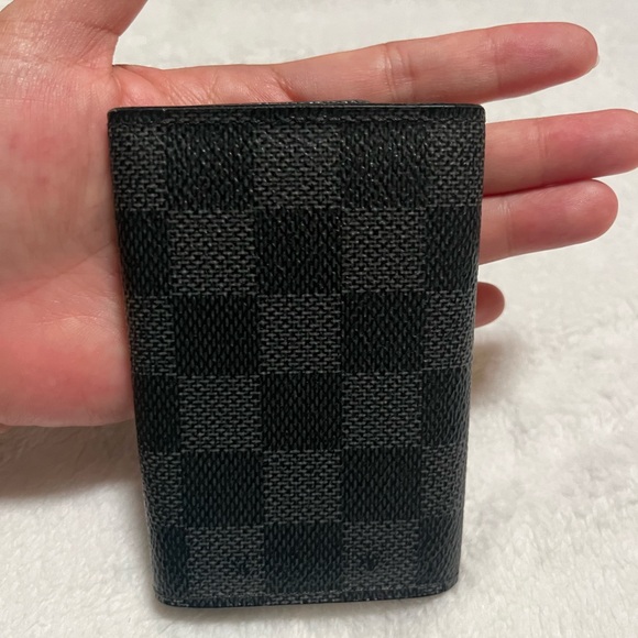 Louis Vuitton 6 Key Holder - Picture 4 of 12